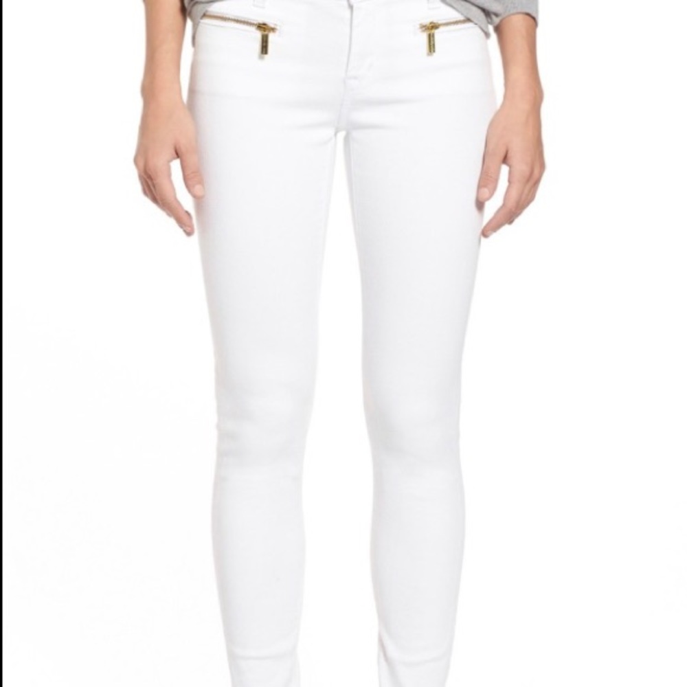 Women’s white (MICHAEL KORES) pants.